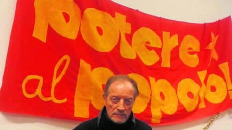 "Renzaccio", allenatore in fuorigioco che mischia sport e furore ideologico