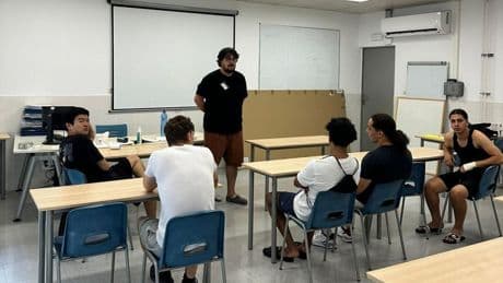 Un programa pionero en prisiones mejora la comunicación de los jóvenes a través del humor