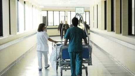 Allarme ospedali: quasi 6 reparti di Medicina su 10 soffrono soffrono di sovraffollamento di pazienti