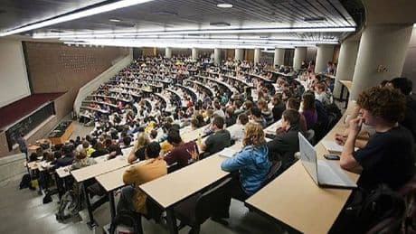 Yoksulluktan 316 bin öğrenci okulu bıraktı