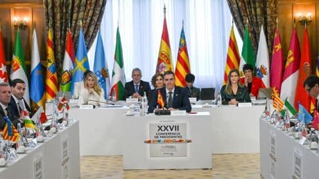 Sánchez ofrece a los presidentes autonómicos triplicar la inversión pública en vivienda