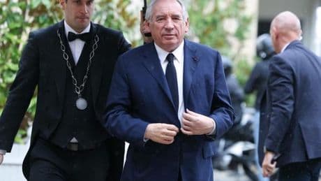 François Bayrou multiplie les consultations avec les différents partis