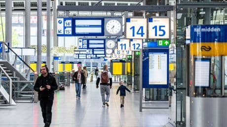 Treinstaking: 'In vier bussen gezeten en bijna drie uur onderweg'