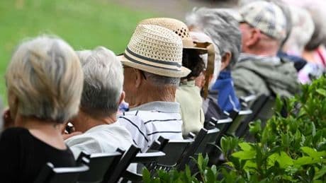 Nach dem Arbeitsleben: Frauen holen bei Versicherungsjahren zur Rente auf