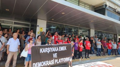 Karşıyaka Emek ve Demokrasi Platformundan aylardır ücretleri ödenmeyen belediye işçilerine destek