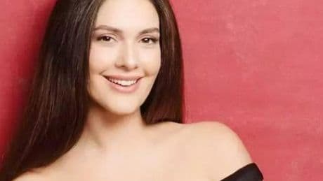 Bergüzar Korel: Tam zamanlı anneyim