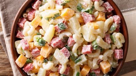 Ensalada de pasta hawaiana: el plato fresco y tropical que necesitas probar este verano