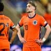 Jong Oranje in problemen na gemiste kansen en nederlaag tegen Denemarken: ‘De nood is nu hoog’