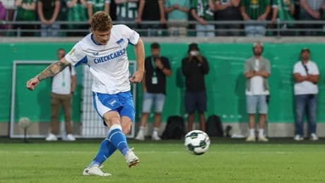 Weil Leitl zu spät war - Hertha kommt dank Elfer-Panne weiter