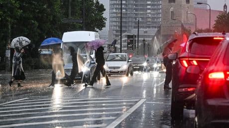 Fehlalarm statt Flutkatastrophe - Warum liegen die Wetterwarnungen so daneben?