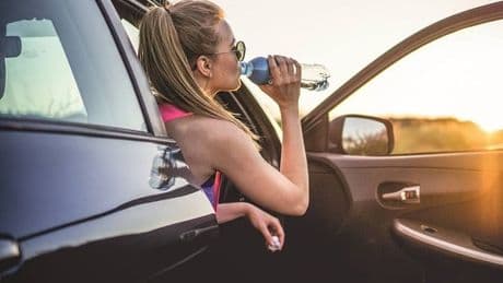 Cómo enfriar rápidamente un coche al sol