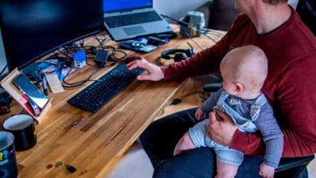 Appel à témoignages : l’expérience professionnelle de vos parents a-t-elle influencé votre rapport au travail ? Racontez-nous