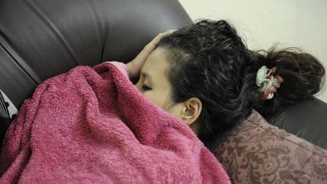 "Rovini il tuo cervello ogni notte (senza saperlo)": ecco il vero nemico del sonno e della salute