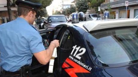 La Spezia, 54enne uccisa a coltellate dall'ex marito: lui aveva il divieto di avvicinamento. La donna lascia due figli