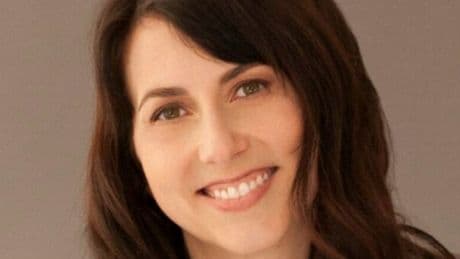 Jeff Bezos, chi è l'ex moglie Mackenzie Scott (resa la terza donna più ricca del mondo dal divorzio con il magnate)