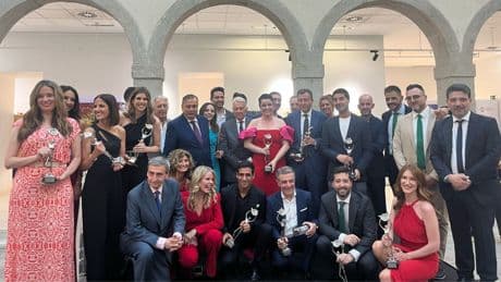 Sergio Valentín, de esRadio, recibe la Antena de Plata por 'Fútbol Es Radio'