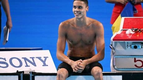 Le nageur David Popovici « envahi par la peur » quelques jours avant de décrocher deux titres mondiaux