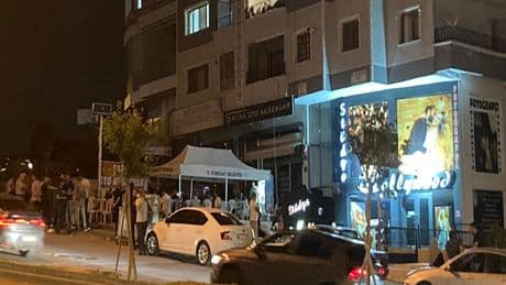 Aidat ödemesi isteyen apartman yöneticisini bıçakla öldürdü