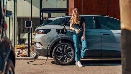 Op vakantie met elektrische auto? In deze laad je het goedkoopst
