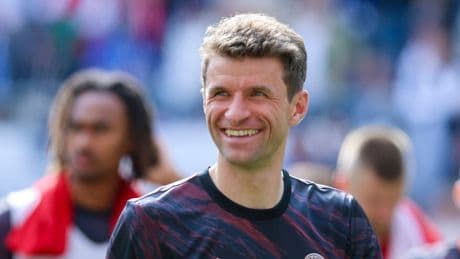 Thomas Müller zeigt sich plötzlich völlig verändert: "Neues Team, neuer Look"