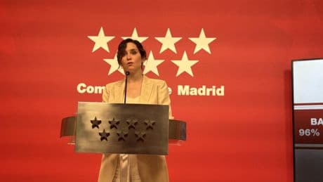 Ayuso acusa a Sánchez de llevar a España hasta el "preguerracivilismo" con "bandos más nítidos que nunca"