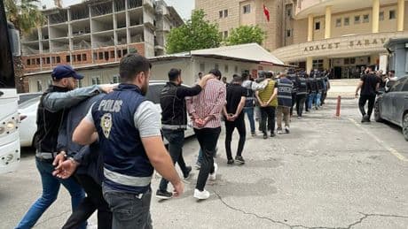 Şanlıurfa merkezli 6 ilde 'change' araç operasyonu: 15 gözaltı