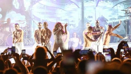 Jennifer Lopez fotoğraf skandalı büyüyor! Bir fotoğraf için 1milyon TL ödendi iddiasına Seda Bakan'dan yanıt geldi