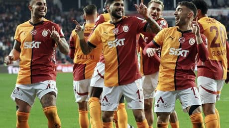 Galatasaray final peşinde!