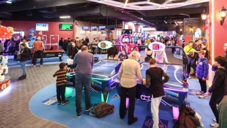 Les centres commerciaux, nouvelles cathédrales du loisir