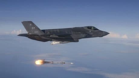 Il Pentagono sigla il più imponente ordine di missili AIM-120 AMRAAM mai effettuato