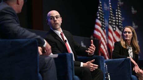 Donald Trump étend son influence à la Fed en nommant gouverneur son conseiller économique Stephen Miran