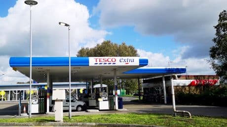 Millions of drivers warned to fill up on fuel THIS WEEKEND as prices drop to 4-year low – check cheapest place near you