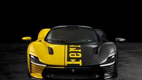 Ferrari Daytona SP3 unica all'asta: beneficenza e innovazione per l'educazione