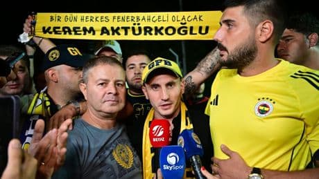 Yılın transfer fotoğrafında şimşekleri çeken isim