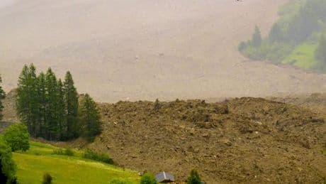 Suisse : l’effondrement d’un glacier détruit le village de Blatten