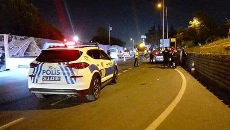 Kaza yapan motosiklet polis uygulama noktasına girdi: 5'i polis 6 yaralı