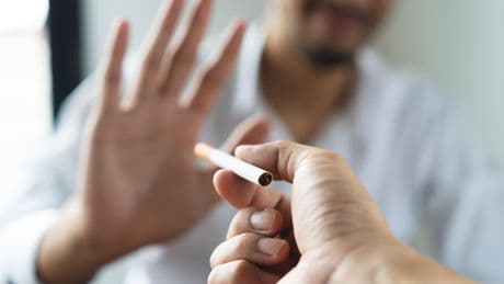 Des études montrent que fumer est de moins en moins accepté dans la société française
