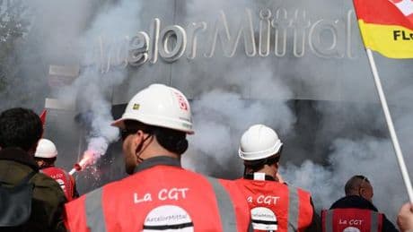 Les salariés d’ArcelorMittal manifestent à Paris pour « stopper » le plan social