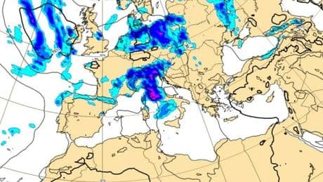 Caldo, in arrivo la "sberla temporalesca" anche lungo le coste: pioggia e grandine sull'Italia