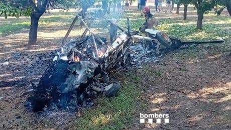 Dos heridos al caer una avioneta e incendiarse en Mollerussa