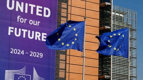 La Commission européenne met «en suspens» la procédure pour déficit excessif qui vise la France