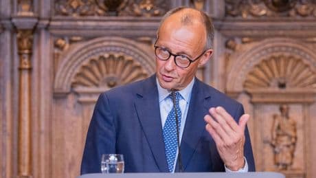 Merz: Wehrpflicht für Frauen denkbar – aber in weiter Ferne