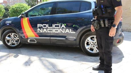 Detenido un hombre de 53 años por violar decenas de veces a su hijo, de 15: el joven se lo contó a un amigo