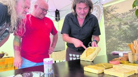 Östlich von Oder und Neiße - Es gibt wieder Bienenkörbe mit Zuckerguss