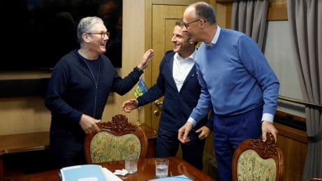 El bulo de la cocaína de Macron: decenas de tuits, vídeos manipulados y un desmentido del Elíseo