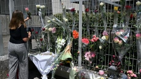Surveillante tuée à Nogent: minute de silence et émotion au collège Françoise Dolto après le meurtre de Mélanie
