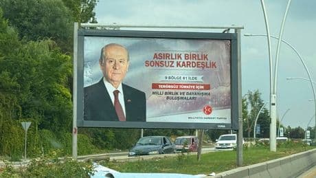 MHP 'Terörsüz Türkiye' için sahaya indi: Ankara'ya '9 bölge' afişleri asıldı