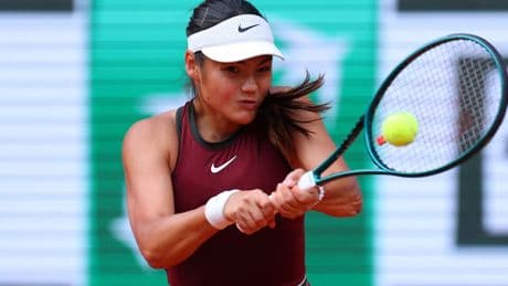 Emma Raducanu in Paris: Schutzlos auf dem Centre Court