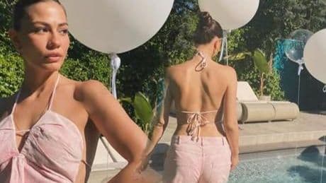 Demet Özdemir'den yeni pozlar! Bu kez pembelere büründü