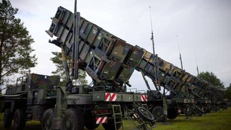 L'Ukraine s'engage à acheter des armes américaines payées par l'Europe